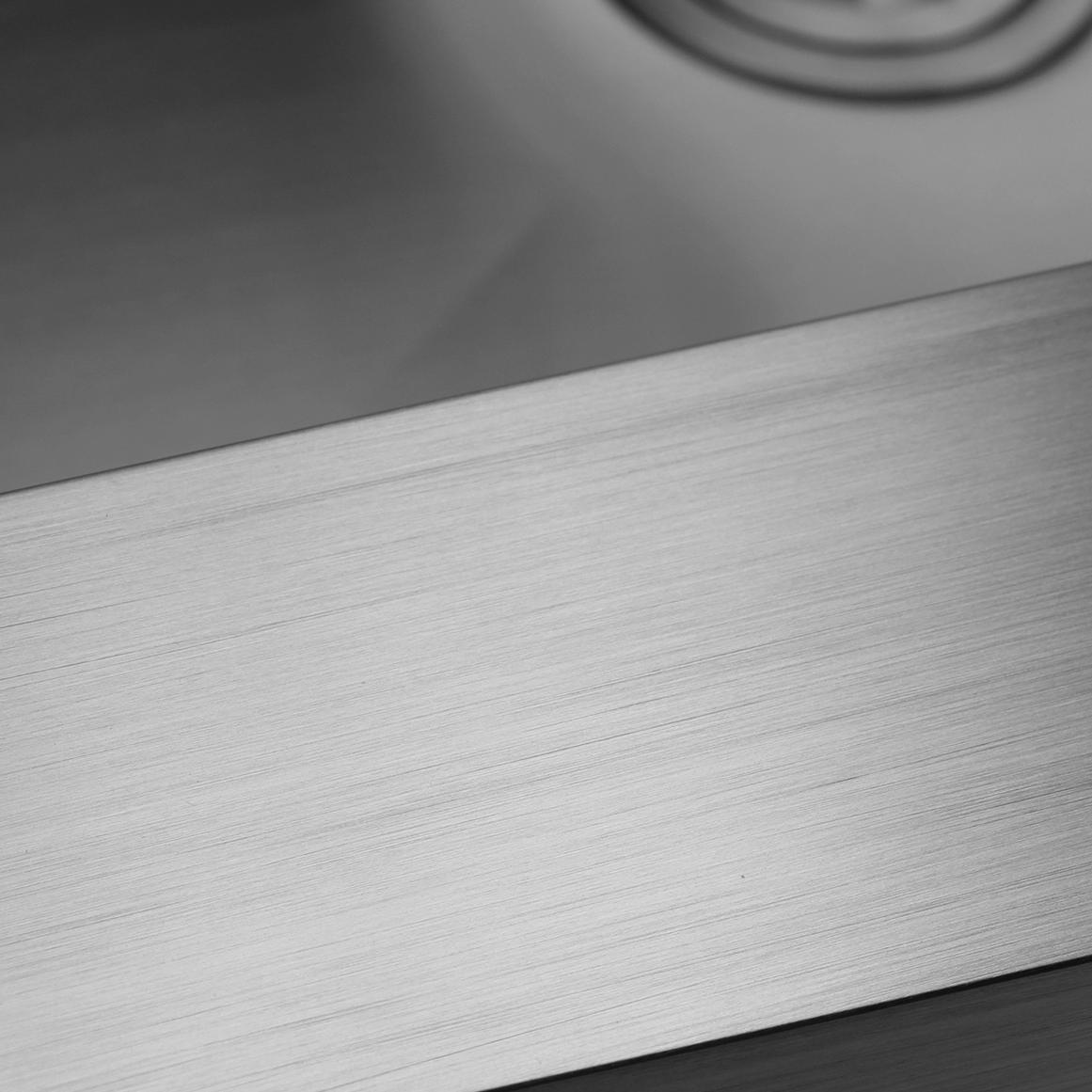 Évier de cuisine à cuve simple à montage sur le dessus fait main en acier inoxydable blanc argenté