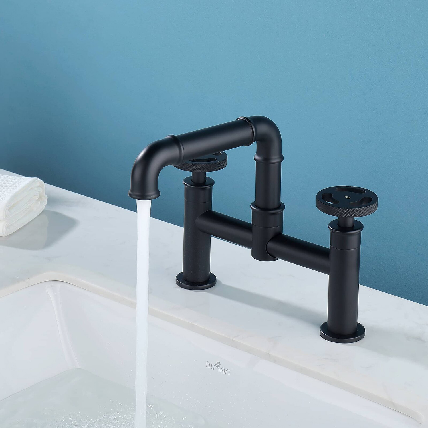 Robinet mitigeur de lavabo de salle de bains, pont industriel noir mat en Bronze Aquacubic