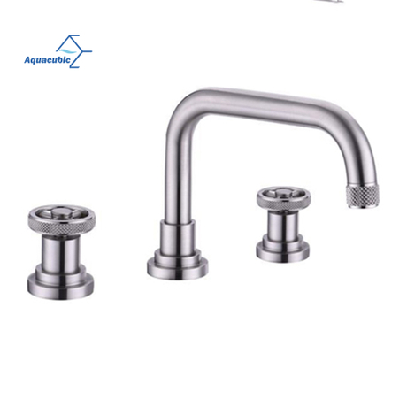 Robinet mitigeur de lavabo à double poignée de salle de bain de style industriel moderne Aquacubic